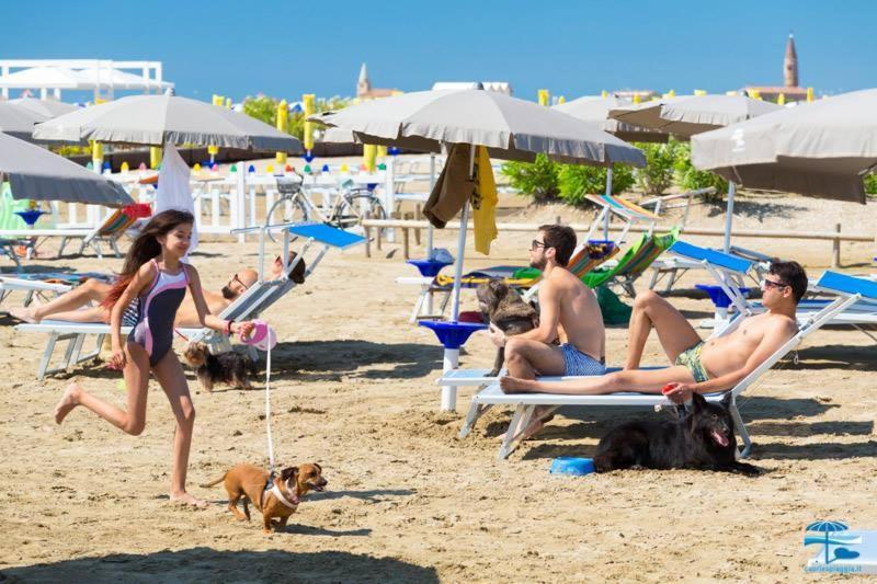 Ampio Bilocale Caorle Lungomare Levante Dış mekan fotoğraf